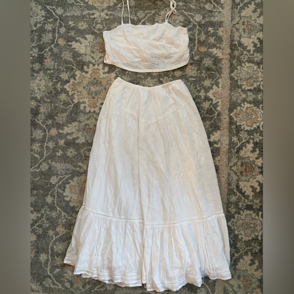 Gorgeous white linen set